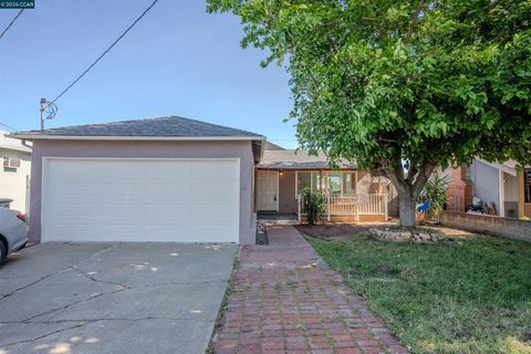 Photo of 52 Bell Dr, Pittsburg, CA 94565 (MLS # 41131466)