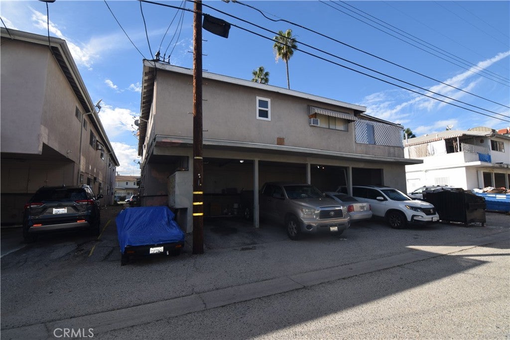 6708 Whitsett