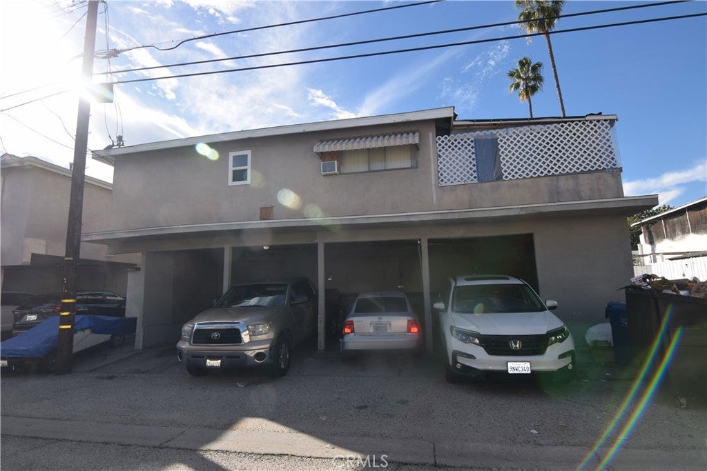 6708 Whitsett