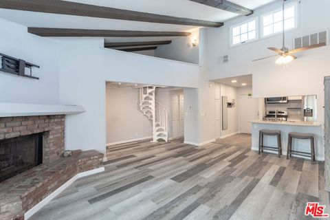 Photo of 4633 Ben Avenue #6, Valley Village, CA 91607 (MLS # 25595587) Photo of 4633 Ben Avenue #6, Valley Village, CA 91607 (MLS # 25595587)