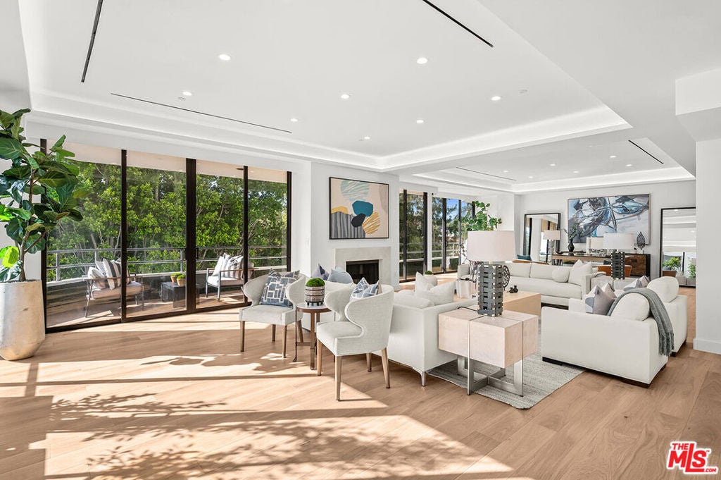 10601 Wilshire Boulevard 504