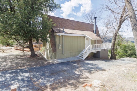 Photo of 1415 Golden Rule Lane, Lake Arrowhead, CA 92352 (MLS # IG26217109)