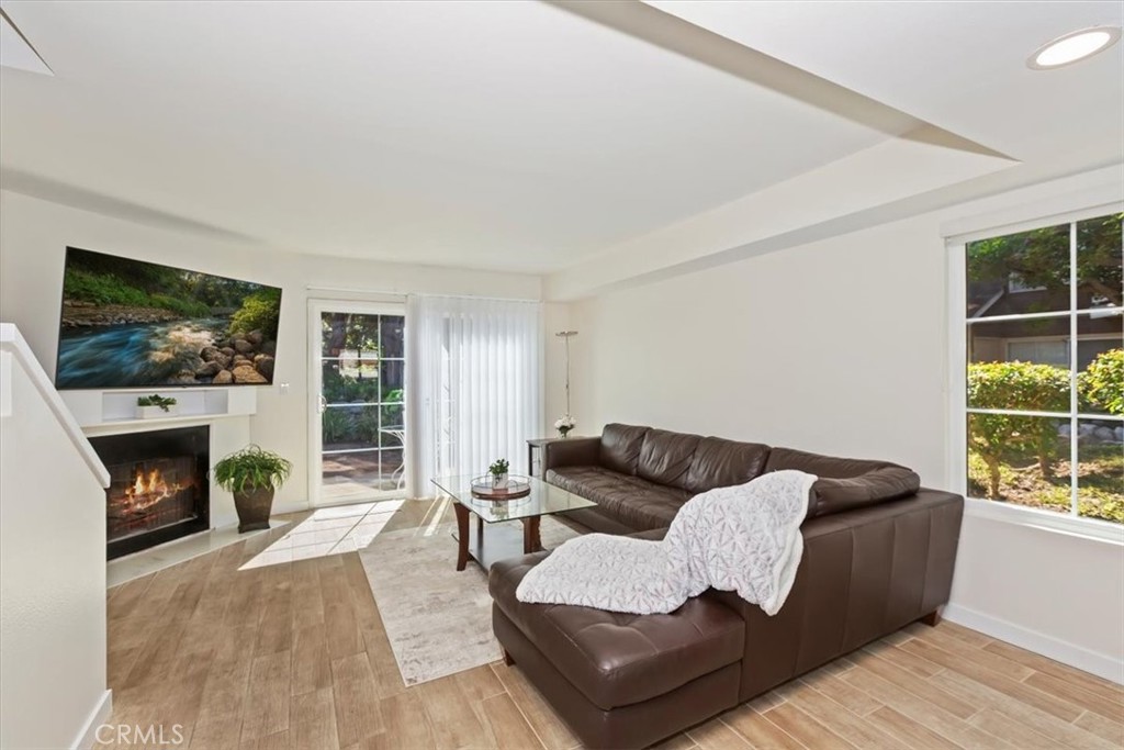 Lake Grove (LAKG) - Residential