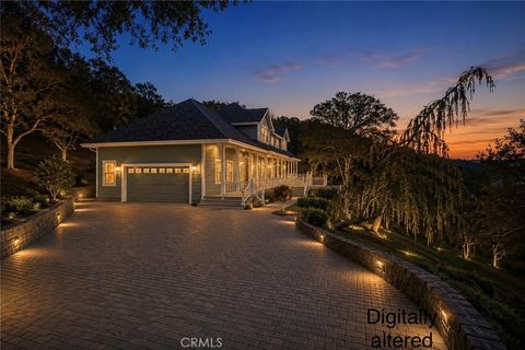Photo of 17785 Foothill Court, Hidden Valley Lake, CA 95467 (MLS # LC25255800)