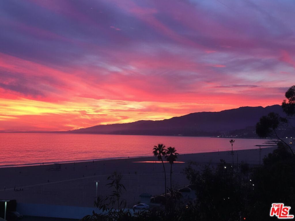 Photo of 15241 Via De Las Olas, Pacific Palisades, CA 90272 (MLS # 26673431)