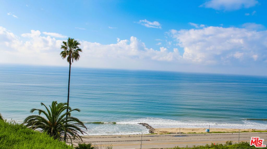 Photo of 15241 Via De Las Olas, Pacific Palisades, CA 90272 (MLS # 26673431)