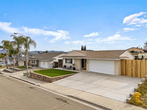 Photo of 10121 Pinewood Vw, Santee, CA 92071 (MLS # PTP2508057) Photo of 10121 Pinewood Vw, Santee, CA 92071 (MLS # PTP2508057)