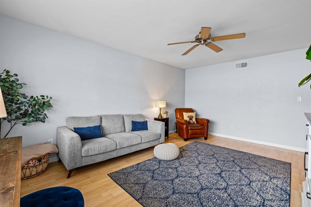 10121 Pinewood