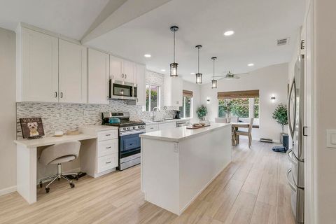 Photo of 52200 Avenida Velasco, La Quinta, CA 92253 (MLS # 219135104DA) Photo of 52200 Avenida Velasco, La Quinta, CA 92253 (MLS # 219135104DA)