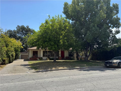 Photo of 4606 Daleridge RD, La Canada Flintridge, CA 91011 (MLS # GD26173525)