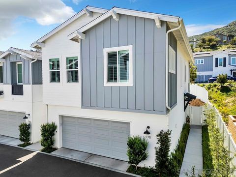 Photo of 7701 Jasmine Ct Ct, Santee, CA 92071 (MLS # 260007148SD)