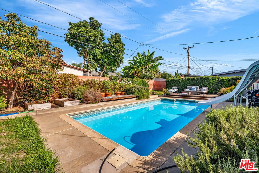 18347 E Bellefont Drive