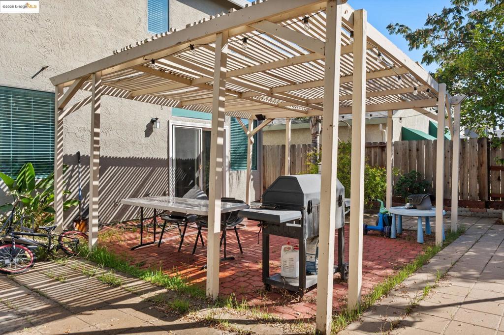 ALMONDTREE - Residential