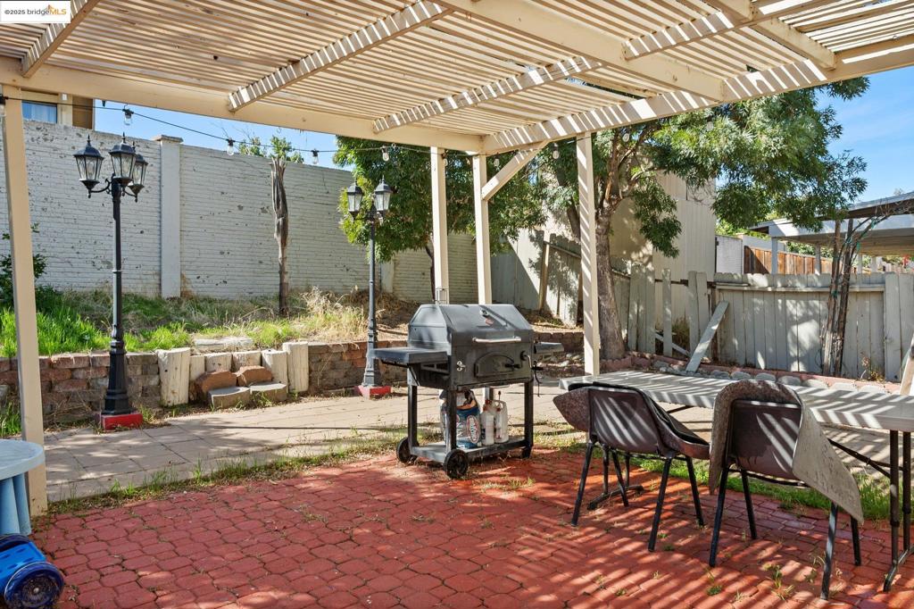 ALMONDTREE - Residential