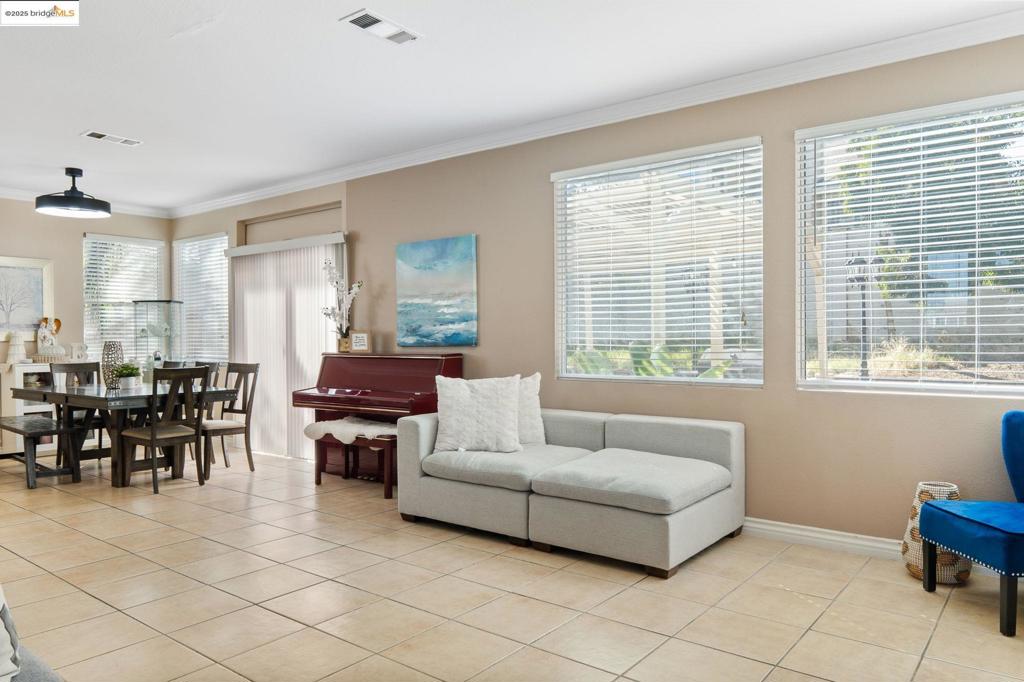 ALMONDTREE - Residential