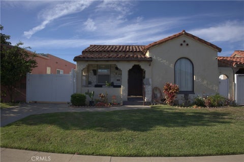 Photo of 819 W 102nd st ST, Los Angeles, CA 90044 (MLS # OC26182329)