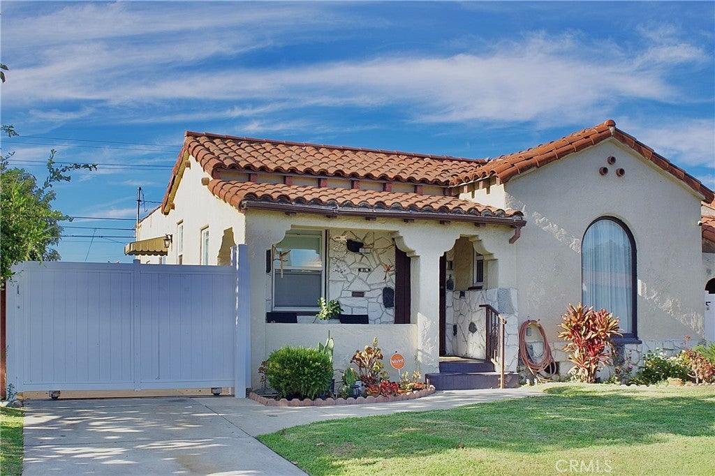 819 W 102nd st ST, Los Angeles CA 90044