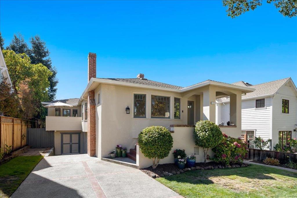 1321 Cabrillo Avenue