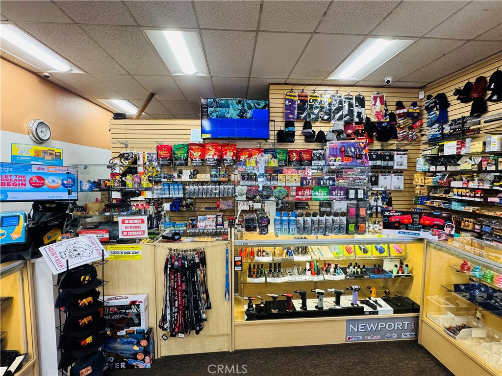 10051 MAGNOLIA Avenue