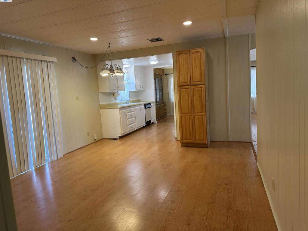 ALVARAILES - Manufactured In Park