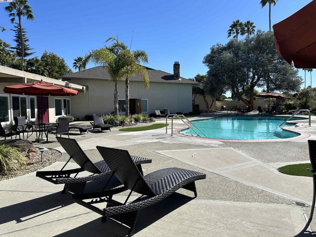 ALVARAILES - Manufactured In Park