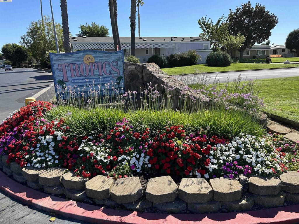 ALVARAILES - Manufactured In Park