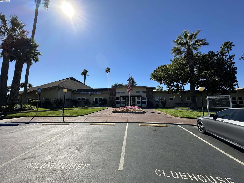 ALVARAILES - Manufactured In Park