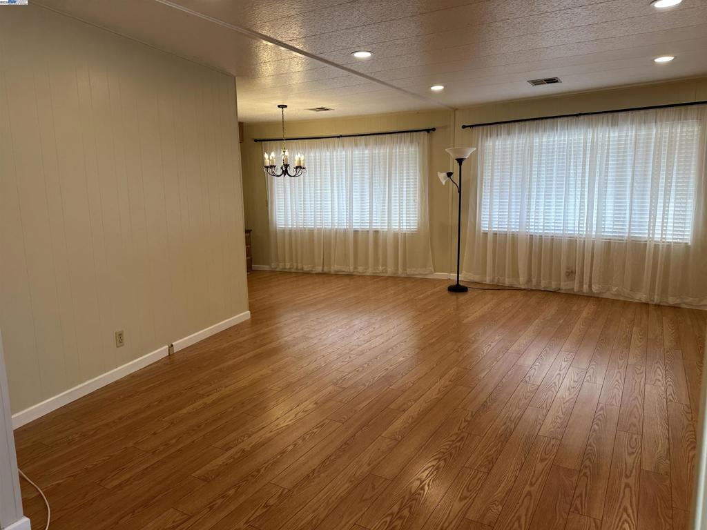 ALVARAILES - Manufactured In Park