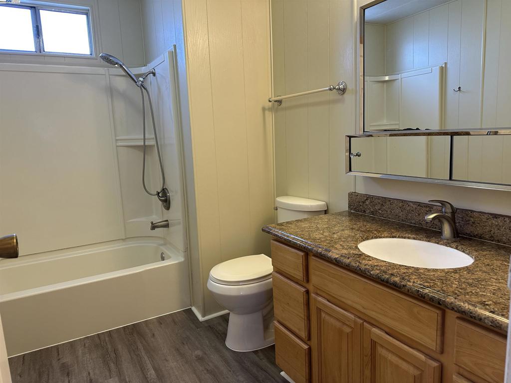 ALVARAILES - Manufactured In Park