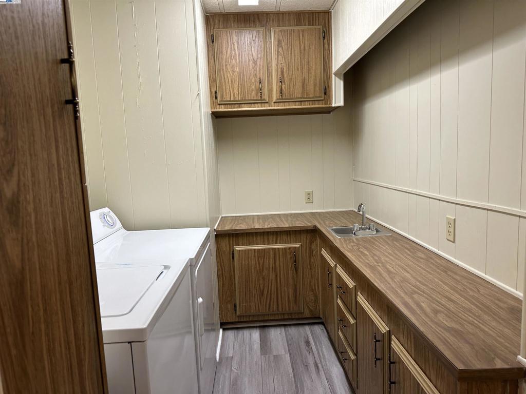 ALVARAILES - Manufactured In Park