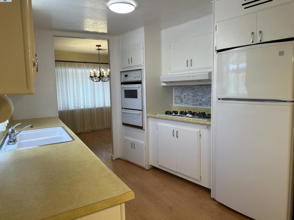 ALVARAILES - Manufactured In Park