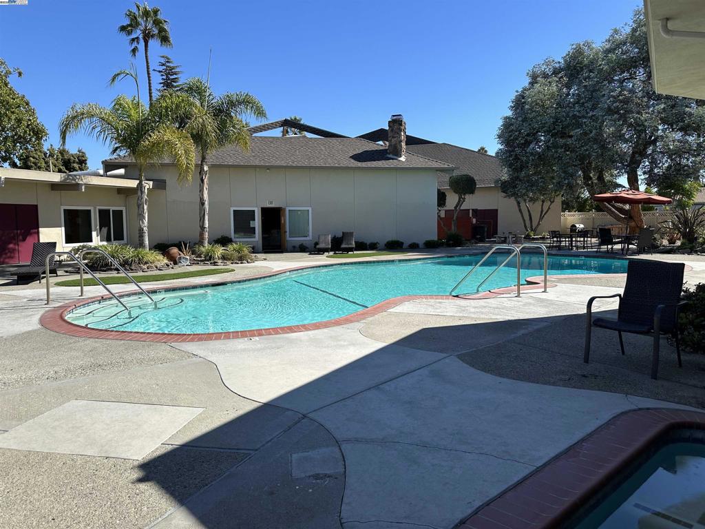 ALVARAILES - Manufactured In Park