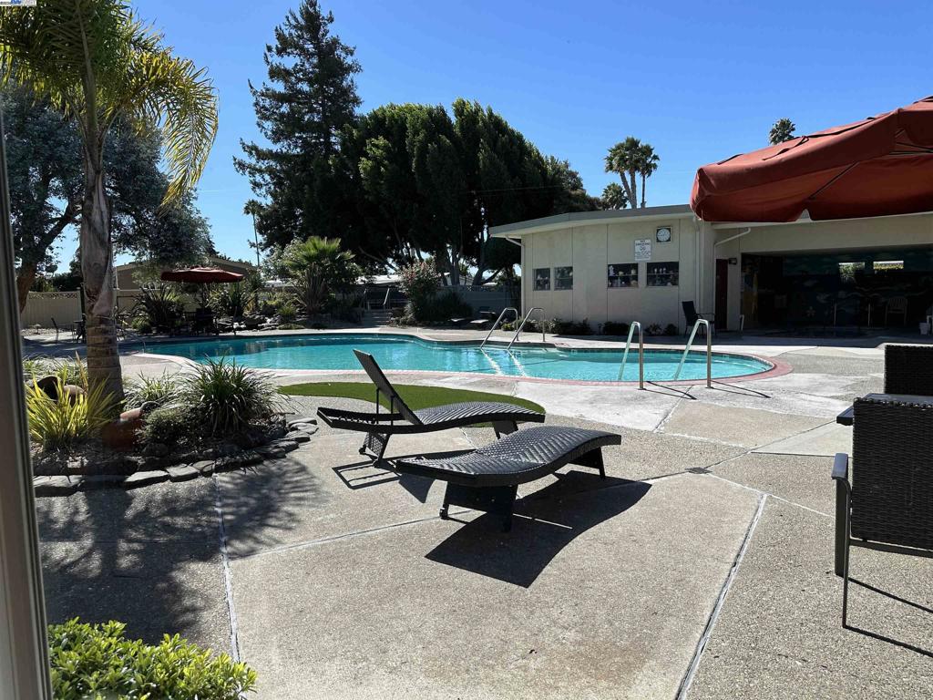 ALVARAILES - Manufactured In Park