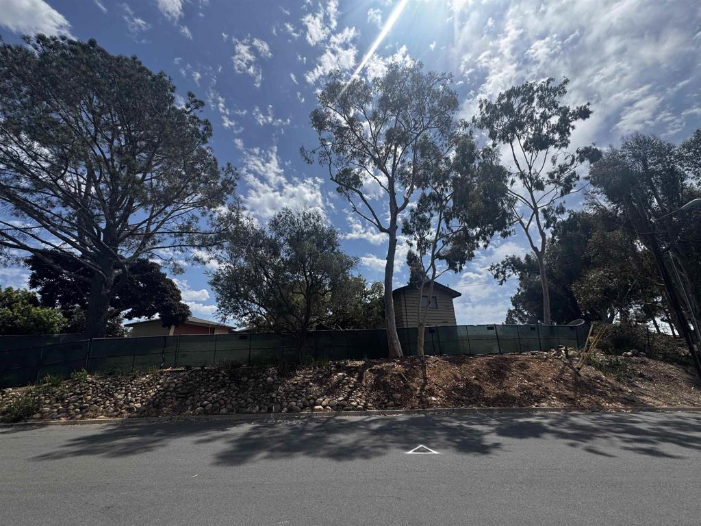1645 Los Altos Rd
