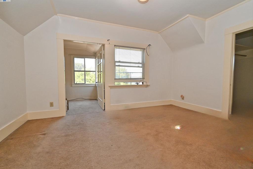 EAST END - Residential