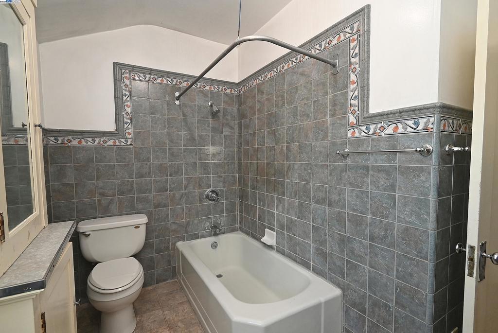 EAST END - Residential