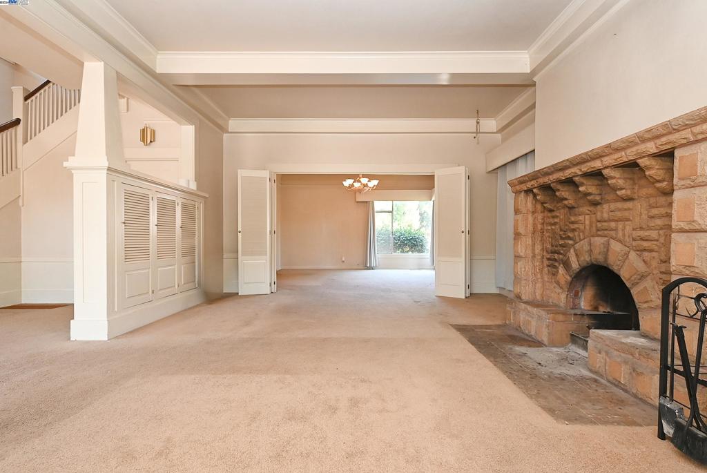 EAST END - Residential