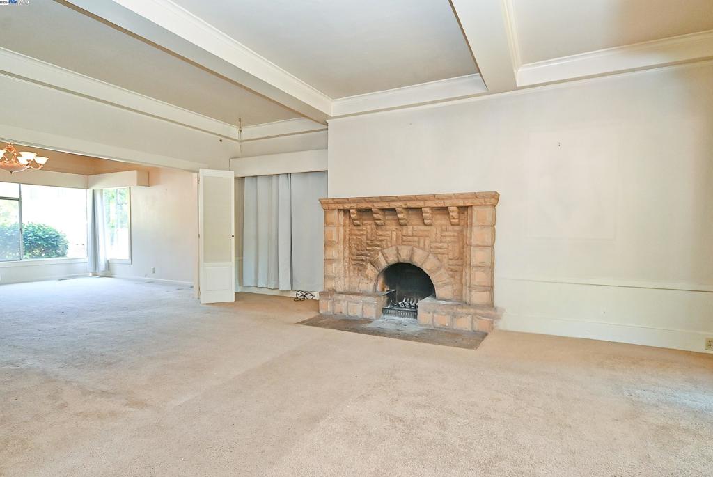 EAST END - Residential