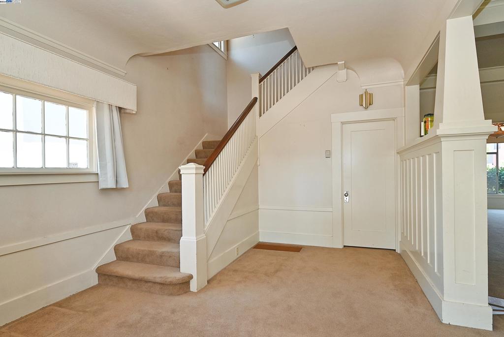 EAST END - Residential