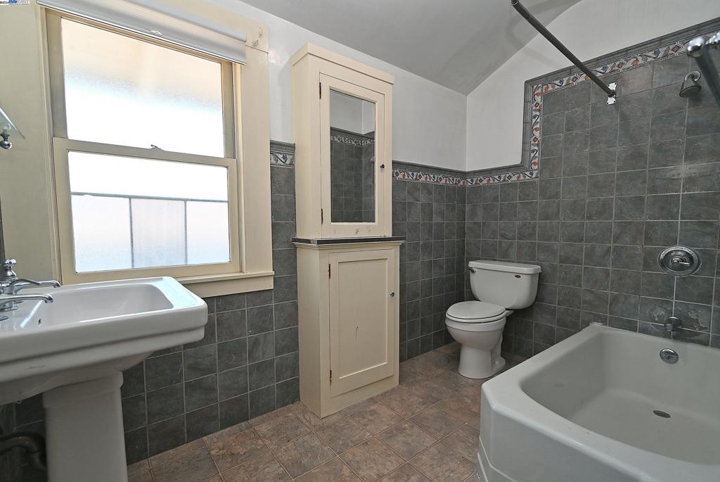 EAST END - Residential