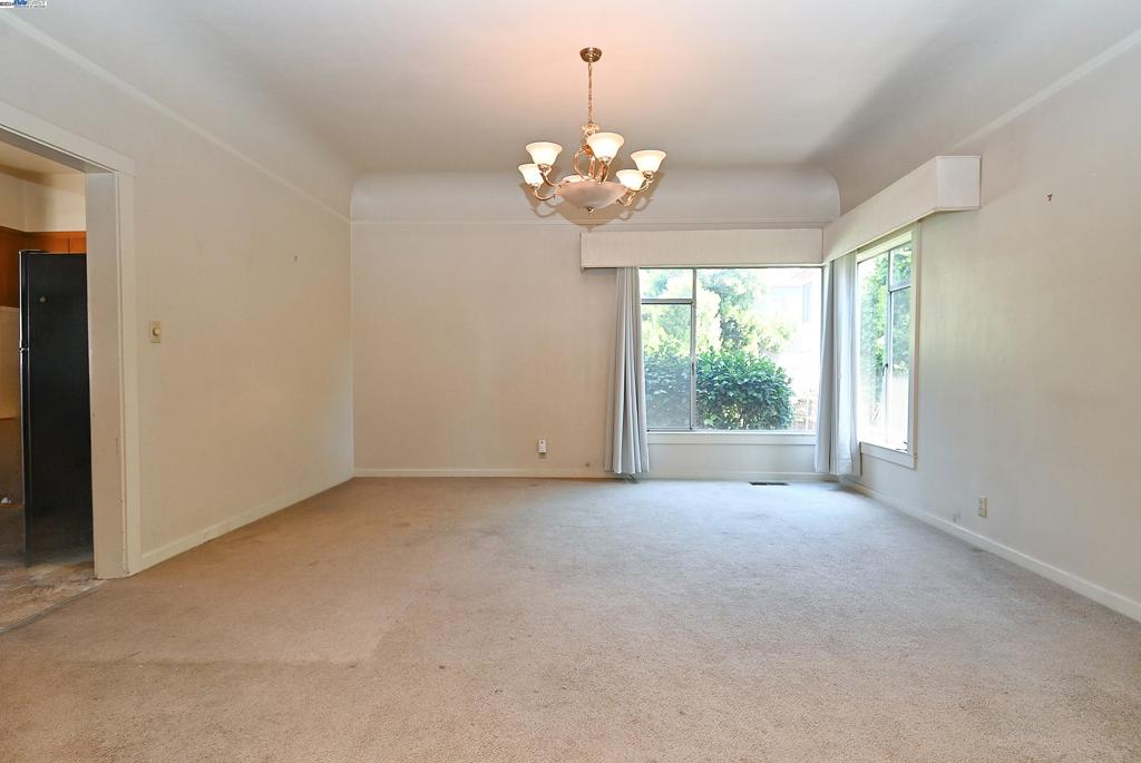 EAST END - Residential