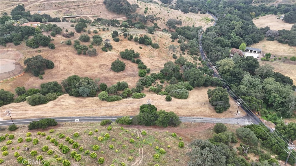 6 Camino Estribo / Via Tornado,