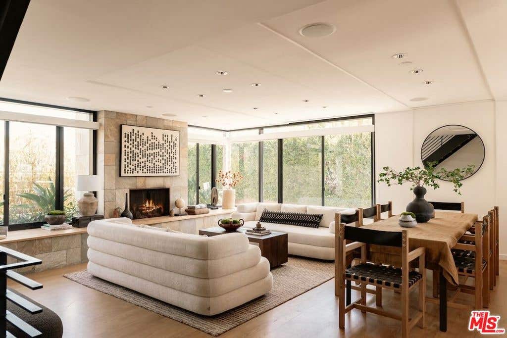 Photo of 2726 Montana Avenue #E, Santa Monica, CA 90403 (MLS # 26843007)