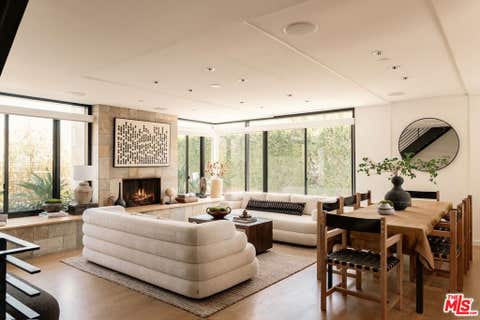 Photo of 2726 Montana Avenue #E, Santa Monica, CA 90403 (MLS # 26843007)
