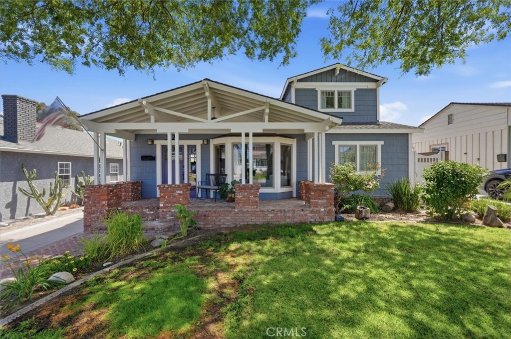 1226 Hickory
