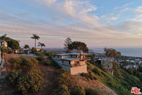 Photo of 515 Mint Lane, Ventura, CA 93001 (MLS # 26654419)