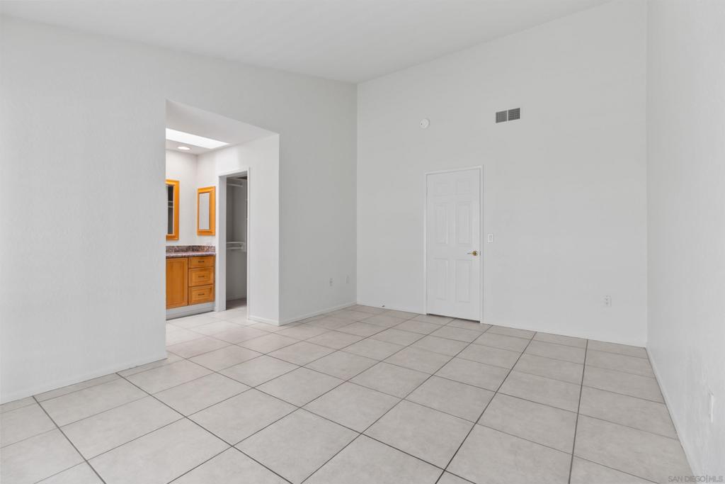 La Costa - Residential Lease