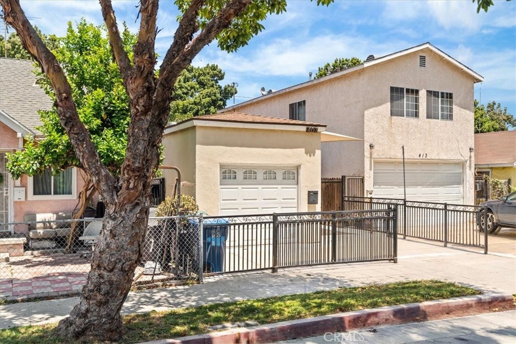 407 E Sunset