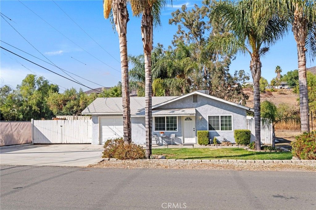 Photo of 28545 Connecticut Dr, Canyon Lake, CA 92587 (MLS # PW25245882)