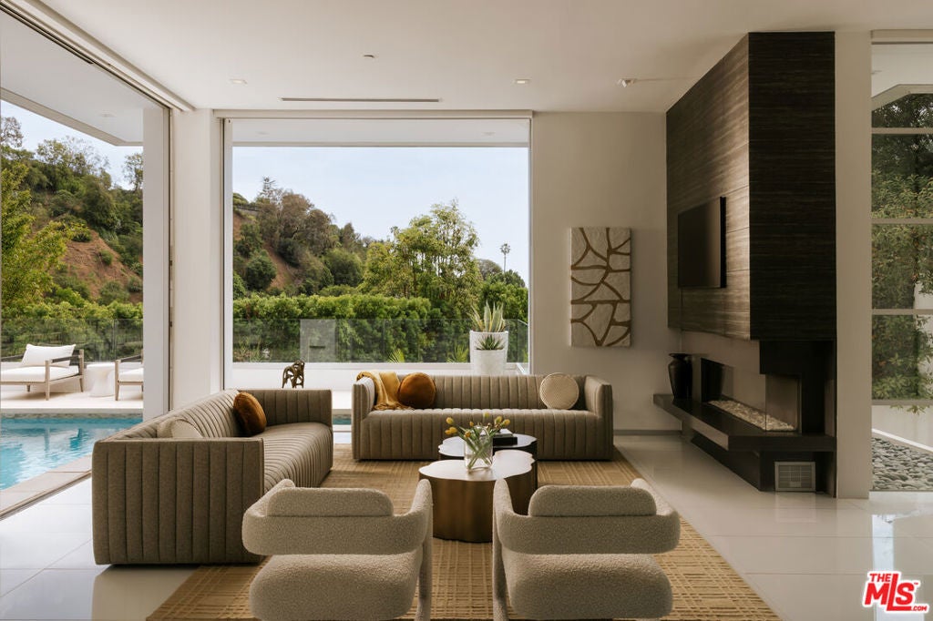 9311 Readcrest Drive